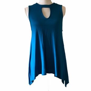 💕 Jennifer Lopez Keyhole Tunic